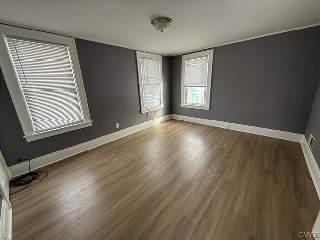 Building Photo - 135 Culbert St