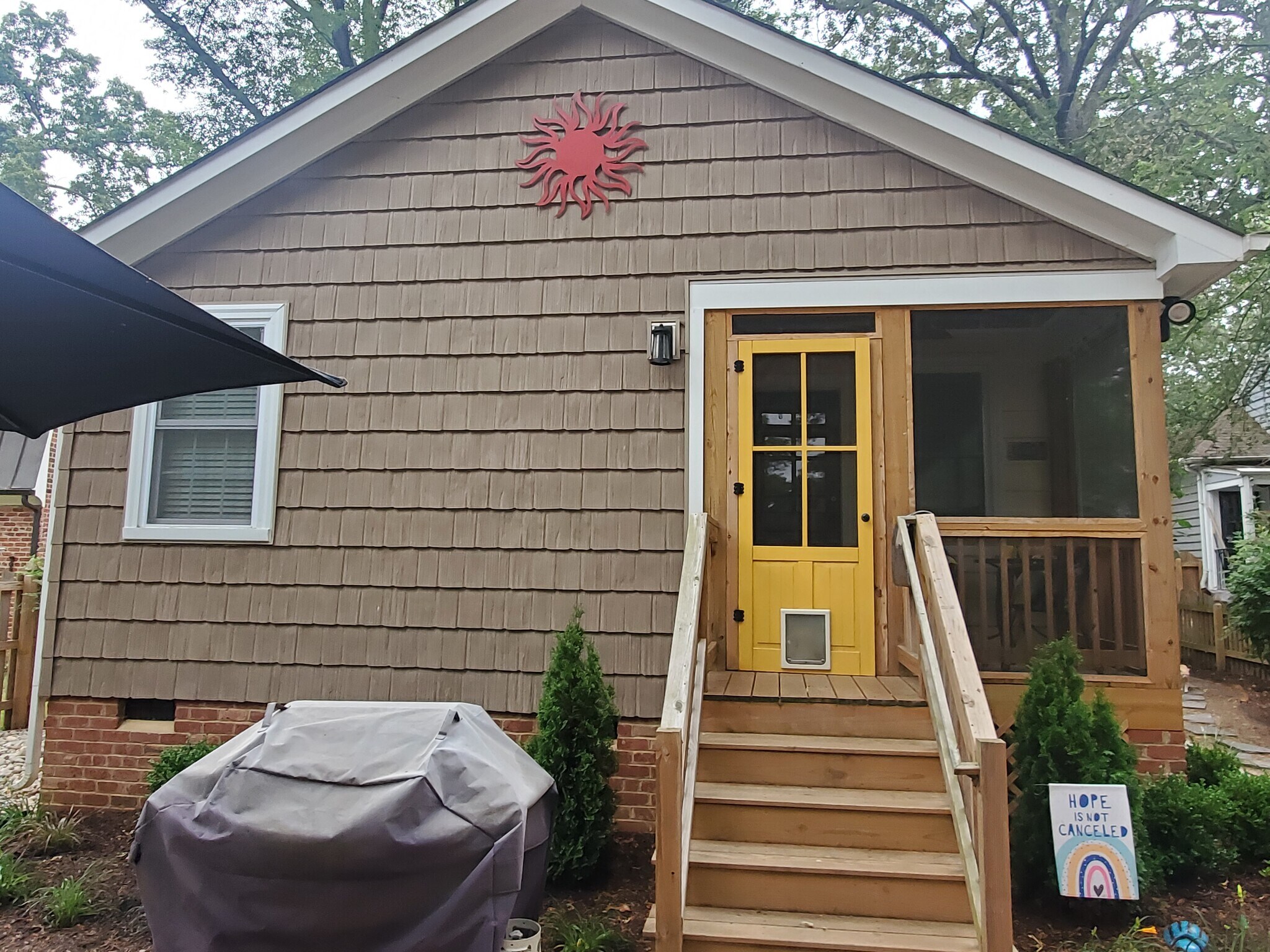 Private rear entry - 1018 W 45th St