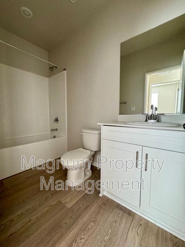 Building Photo - 36330 Albus Ave