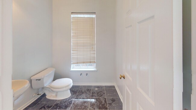 Building Photo - 1148 Academic Dr