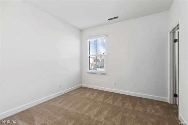 Building Photo - 4 br, 3 bath House - 82 Meander