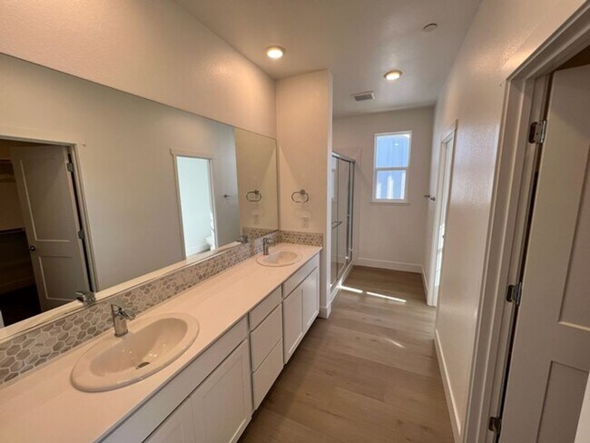 Building Photo - Brand New Three Bedroom Home in S. Reno