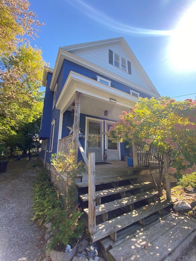 Building Photo - 213 Fletcher Ave