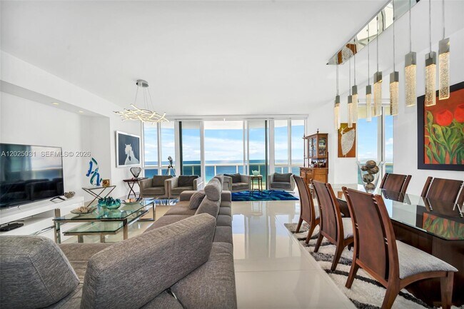 Building Photo - 16001 Collins Ave