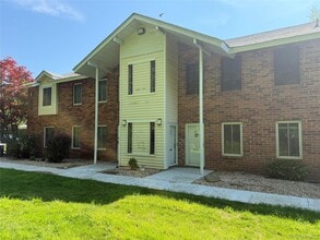 Building Photo - 5 Laramie Ct