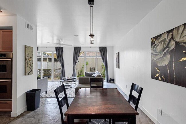 Building Photo - 5878 Valley Forge Dr