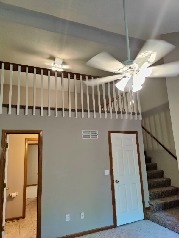 Building Photo - 1354 NW Jefferson Ct