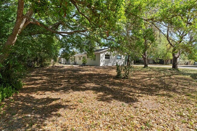 Building Photo - 2240 Conway Dr