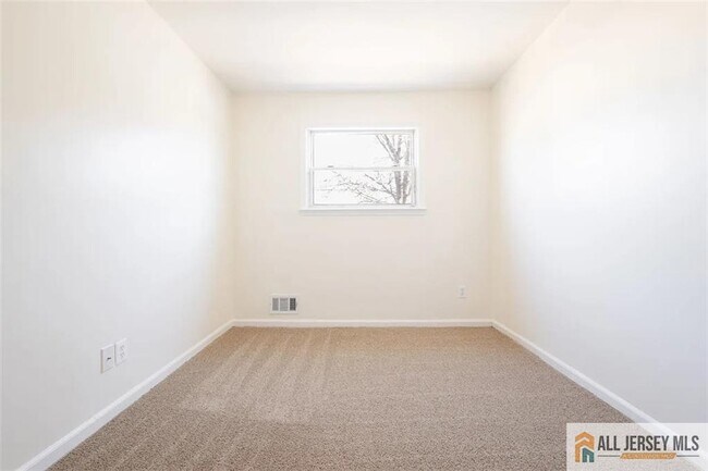 Building Photo - 234 Inza St