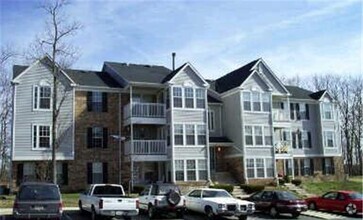 Building Photo - 2 bedroom, 2 bathroom Condo in Edgewood