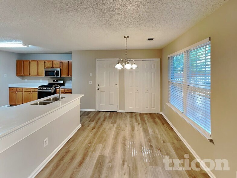 Building Photo - 14 Waterton Way