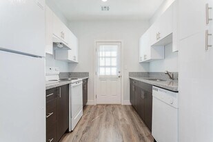 Building Photo - 1641 S Dandelion St