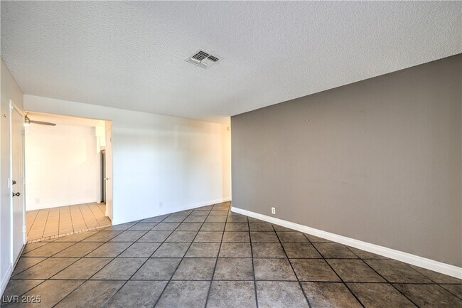 Building Photo - 3151 N Soaring Gulls Dr