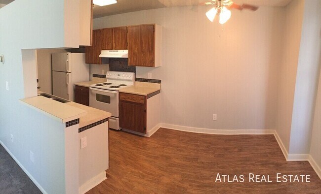 Building Photo - 862 S Uravan Ct