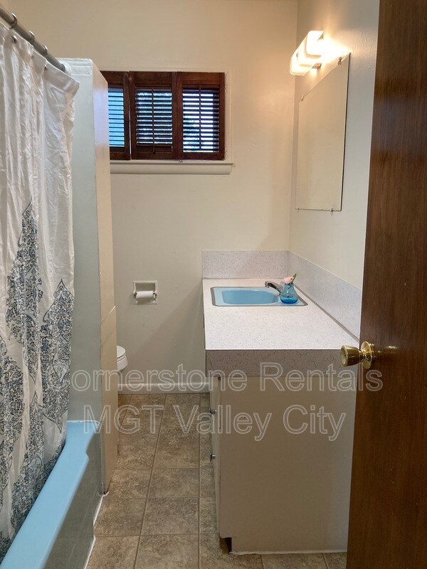 Building Photo - 807 3rd St SW