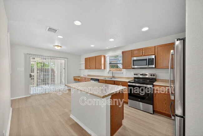 Building Photo - 7719 Mesquite Farm