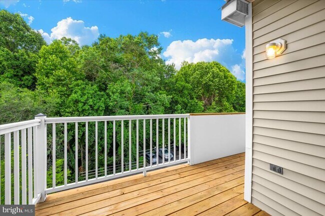 Building Photo - 6330 Bayberry Ct