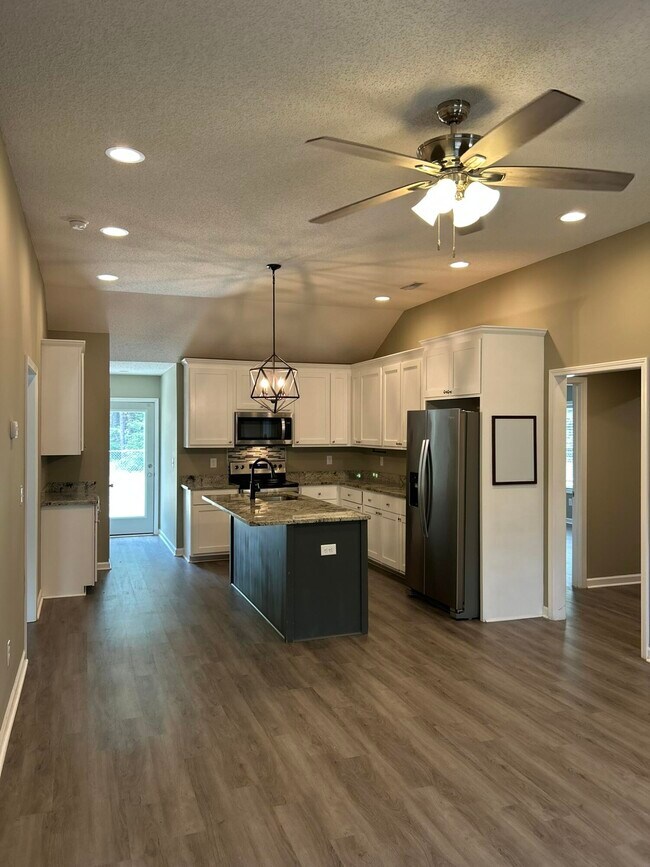 Building Photo - 2570 County Rd 43-402