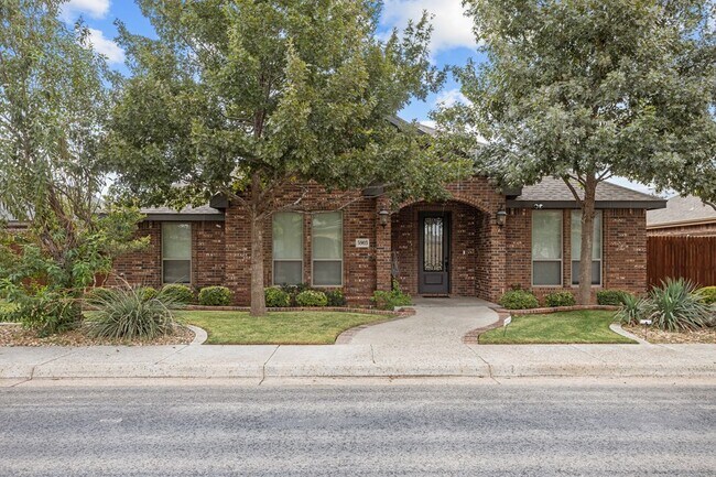 Building Photo - 5903 Sabine Dr