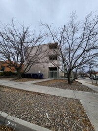 Building Photo - 221 Maple St NE