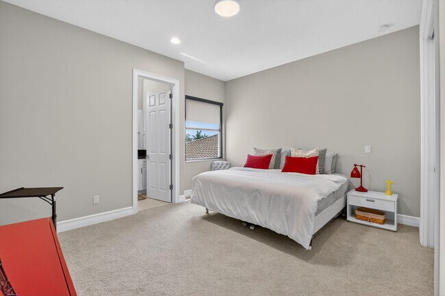 Building Photo - 17358 Santaluce Mnr