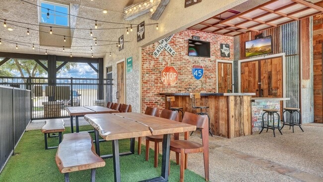 Building Photo - 533 Fossil Creek Blvd