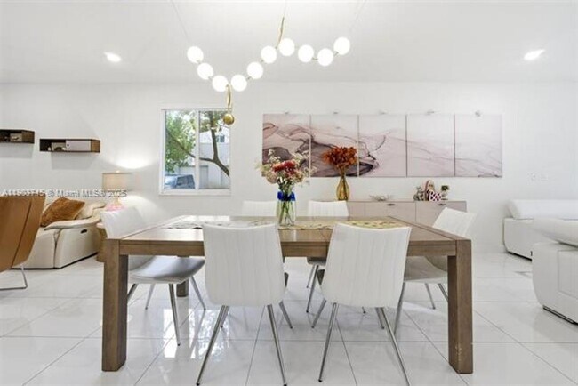 Building Photo - 6611 NW 102nd Path