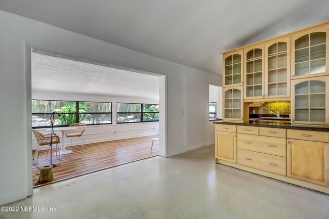 Building Photo - 4009 Bess Rd