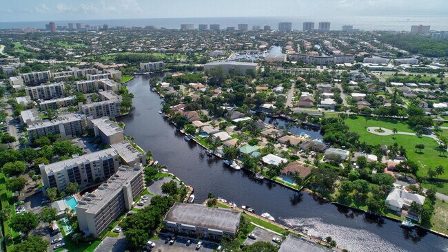 Building Photo - 4 Royal Palm Way