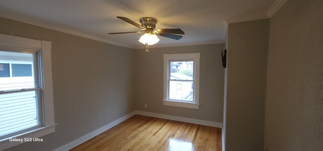 Building Photo - 524 Bowen St