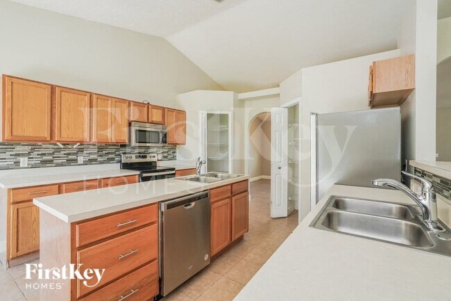 Building Photo - 129 Aurora Ln