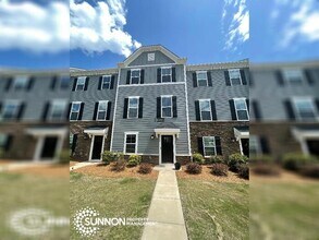 Building Photo - 3 Bed 2.5 Bath Townhome in Riverbend