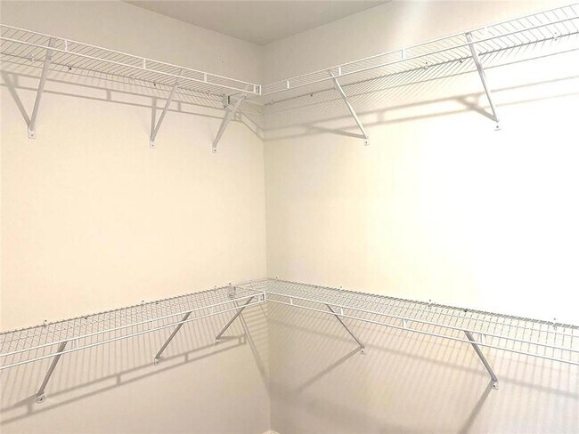 Building Photo - 168 Parkwood Dr