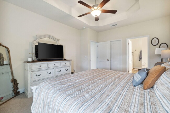 Building Photo - 585 Riverwalk Cir