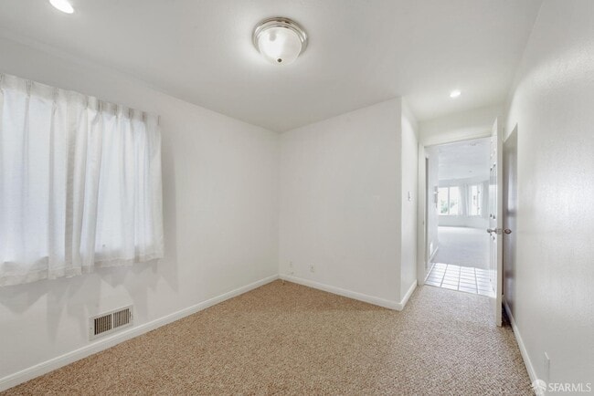 Building Photo - 328 2nd Ave