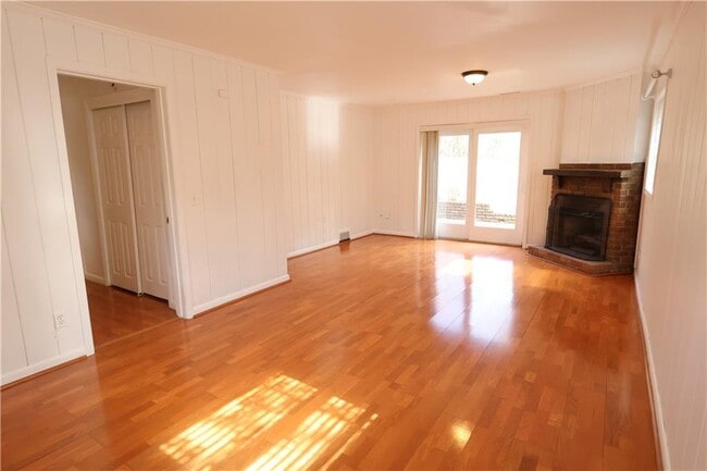 Building Photo - 1735 Moonstone Ct