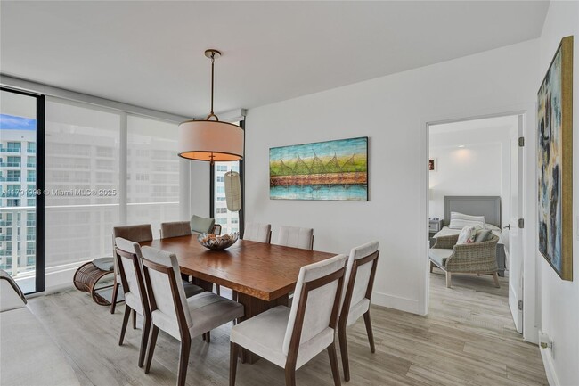 Building Photo - 20281 E Country Club Dr