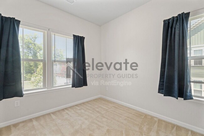 Building Photo - 4223 New Hermitage Dr