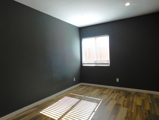 Building Photo - 1-Bedroom ADU with Modern Upgrades and Pri...