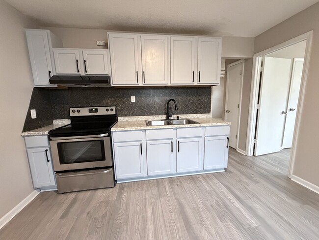 Building Photo - 125 McClure St