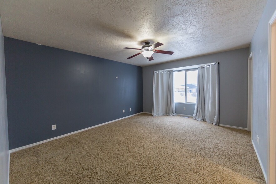 Building Photo - 1038 N 2525 W