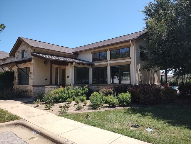 Building Photo - Town Centre Condo close to Dell and Shoppi...