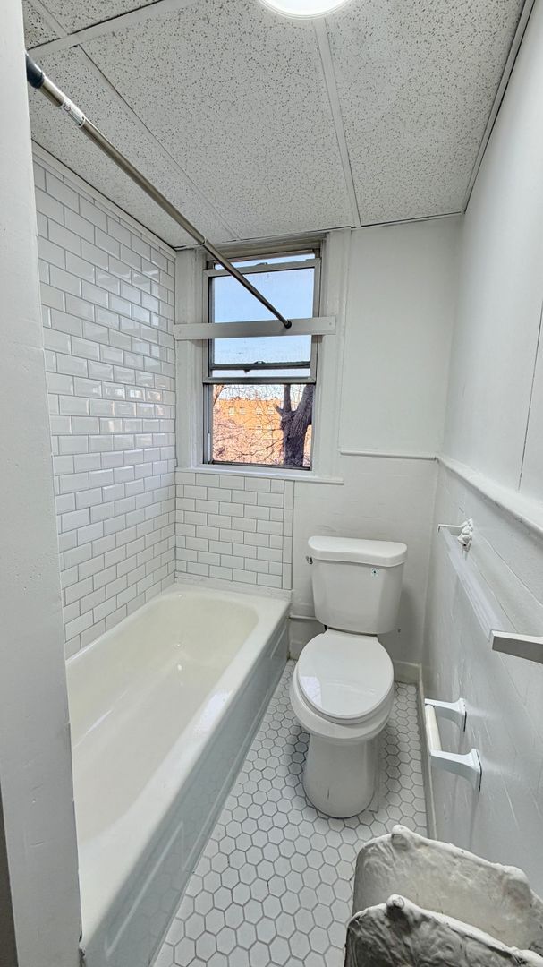 Building Photo - 251 S 5th Ave