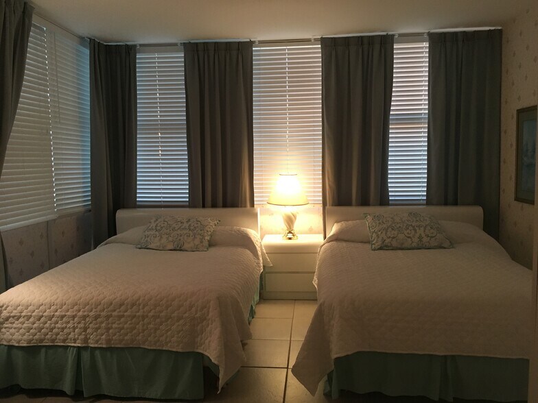 BEDROOM - 4040 Galt Ocean Dr