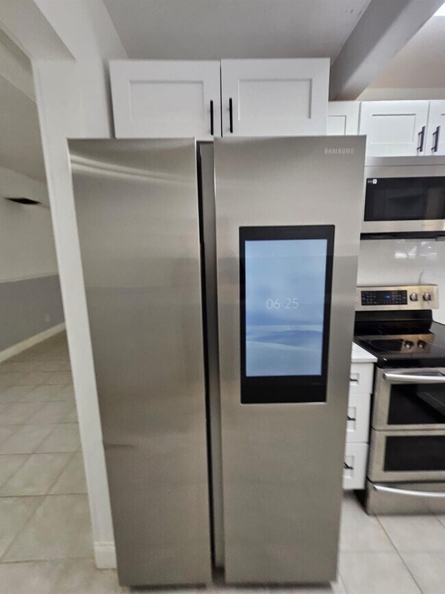 Building Photo - 1005 S Flagler Ave