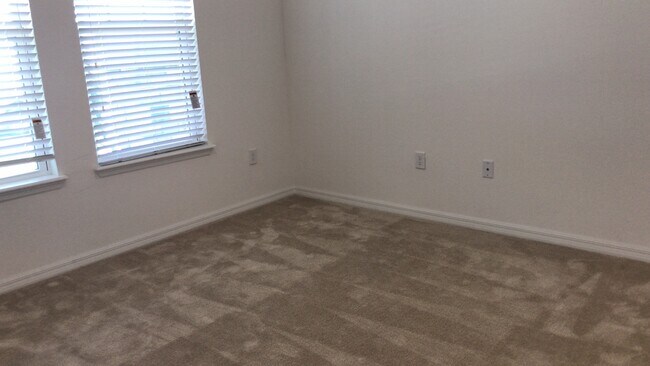 Building Photo - 5 Bed!! Windermere!! Large game room!!
