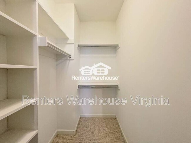 Building Photo - 446 Blue Beech Way