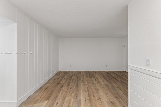 Building Photo - 255 Sunrise Dr