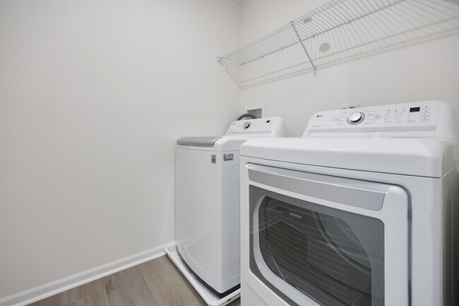 Building Photo - 537 Watercress Dr