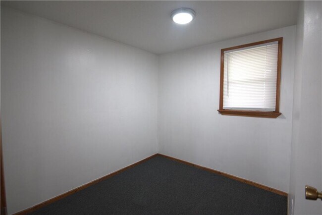 Building Photo - 177 Boyden St